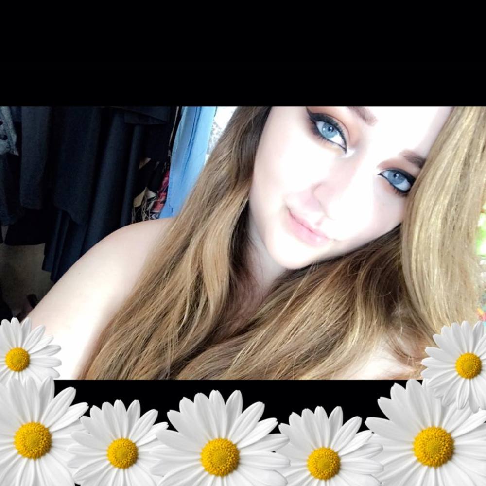 Meet your Posher, Courtney